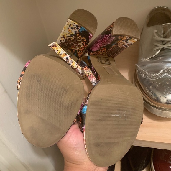 Heels - Picture 2 of 2
